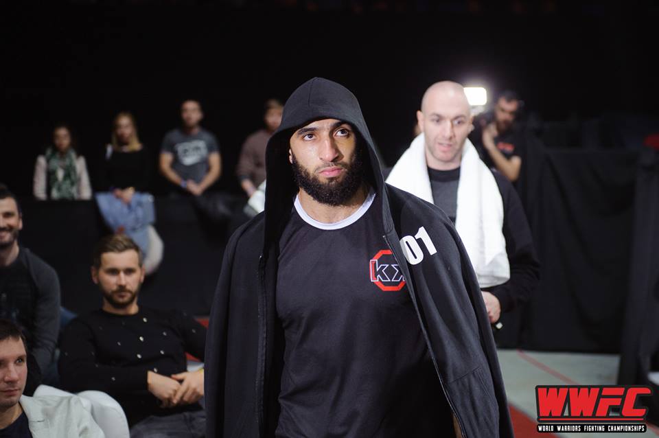 Abdel Rahmane DRIAI avec son T-shirt MMA Rockkick